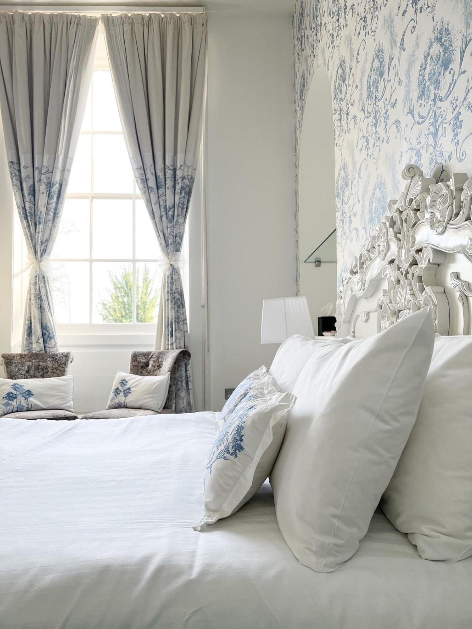 The Riverside House Hotel Mildenhall Εξωτερικό φωτογραφία