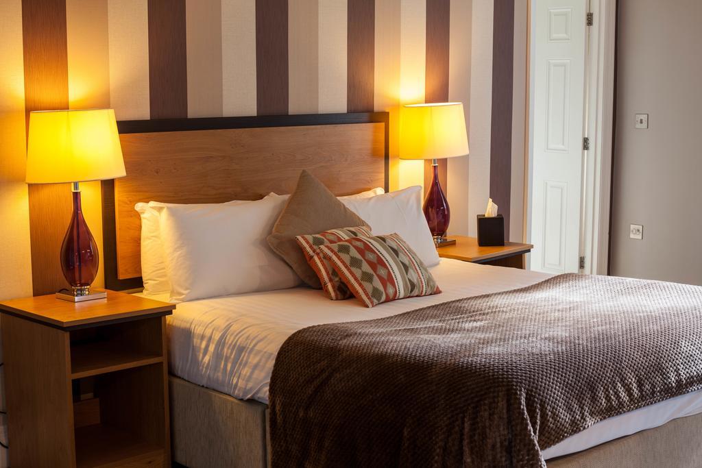 The Riverside House Hotel Mildenhall Εξωτερικό φωτογραφία