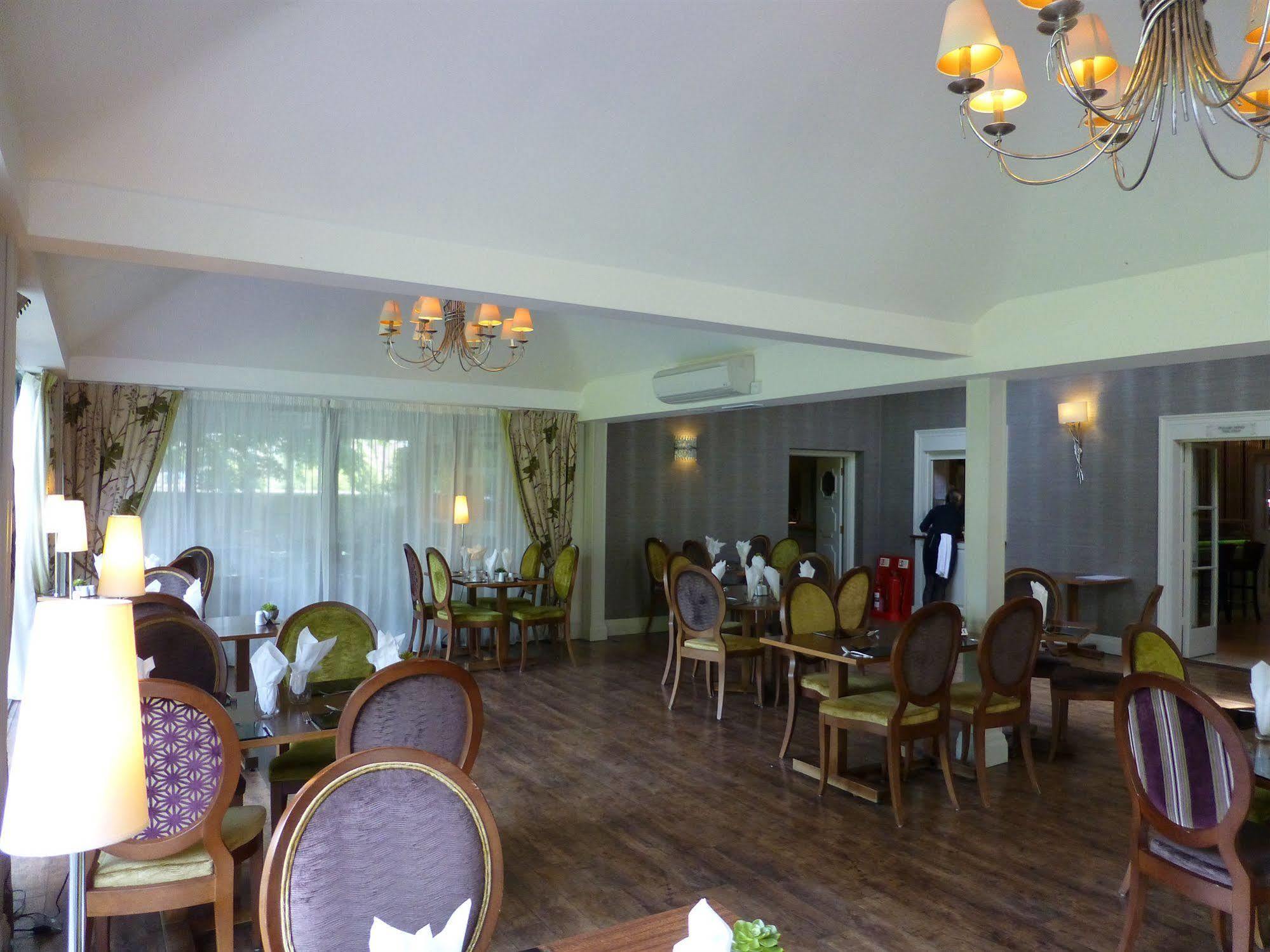 The Riverside House Hotel Mildenhall Εξωτερικό φωτογραφία