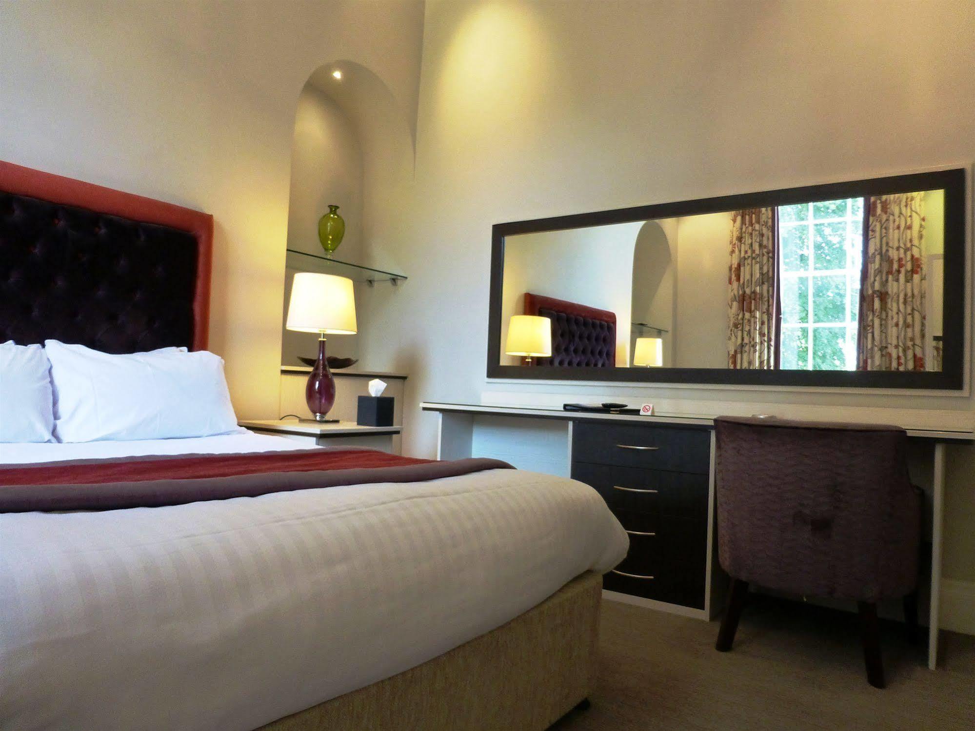 The Riverside House Hotel Mildenhall Εξωτερικό φωτογραφία